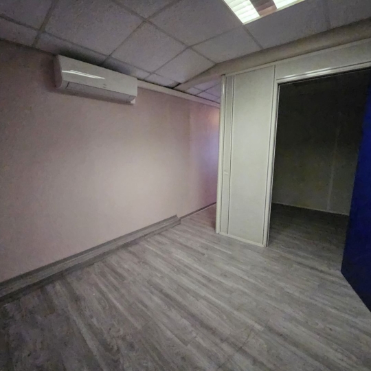  ICI-TERRAINS : Local / Bureau | BAGNOLS-SUR-CEZE (30200) | 51 m2 | 75 000 € 