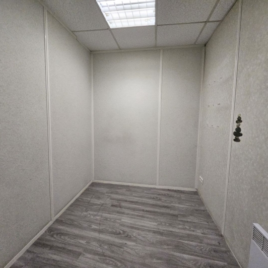  ICI-TERRAINS : Local / Bureau | BAGNOLS-SUR-CEZE (30200) | 51 m2 | 75 000 € 