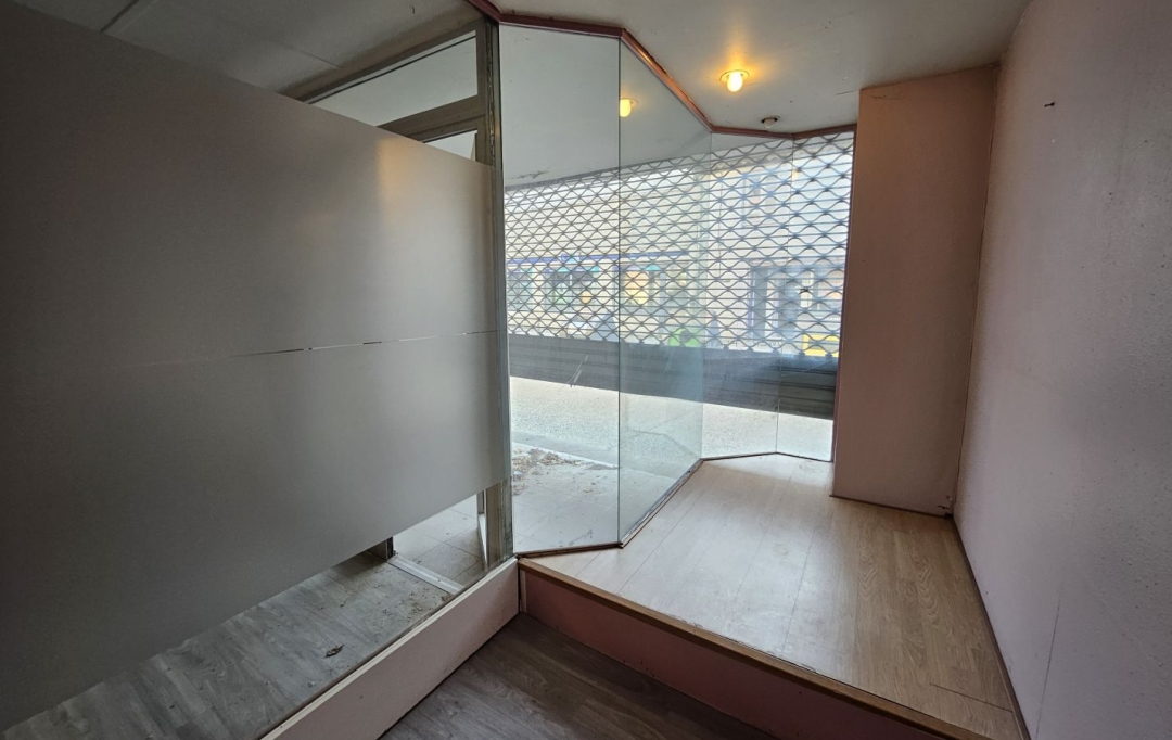 ICI-TERRAINS : Local / Bureau | BAGNOLS-SUR-CEZE (30200) | 51 m2 | 75 000 € 