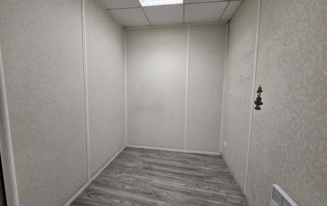ICI-TERRAINS : Local / Bureau | BAGNOLS-SUR-CEZE (30200) | 51 m2 | 75 000 € 